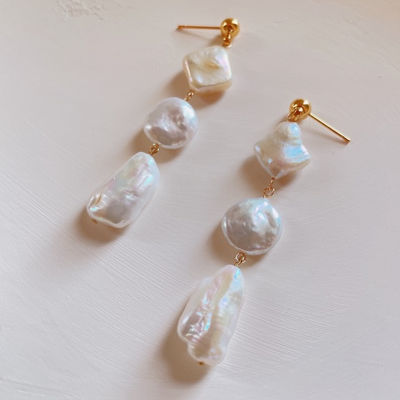 Genuine natural baroque pearl dangle earrings - Picture 2 of 6